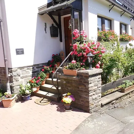 In Langewiese Sauerland With Garden Apartmán *